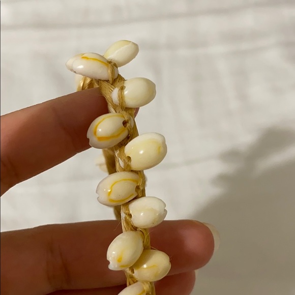 Vintage Hawaiian Puka Shell Bracelet - Picture 3 of 5